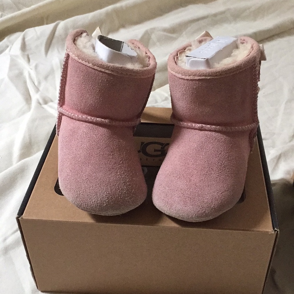 baby girls pink ugg boots size 2-3